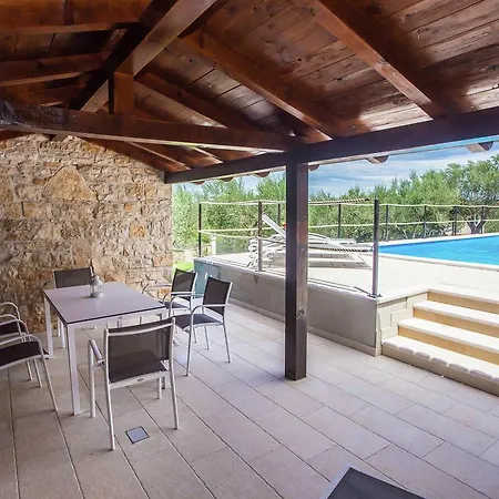 Quaint In With Swimming Pool *