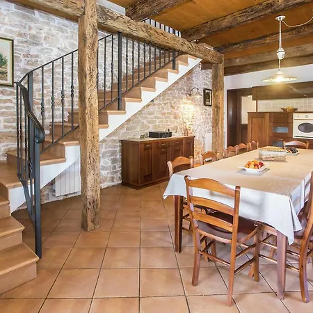 Quaint In With Swimming Pool * Selina
