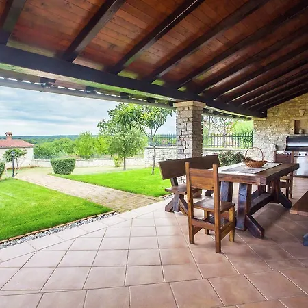 Villa Quaint In With Swimming Pool *